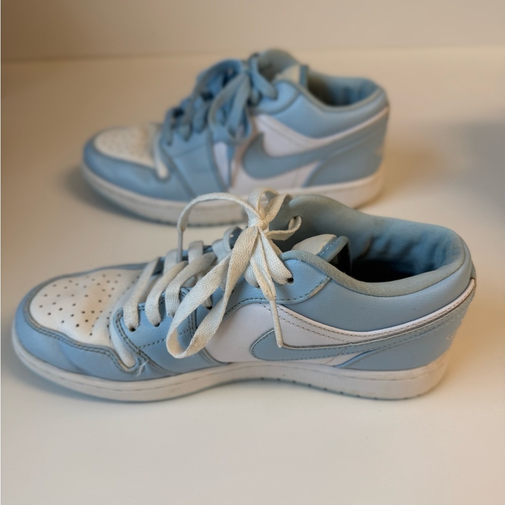 Nike Low Jordan 1. Very Good Condition. Women’s size 8. - Picture 6 of 7